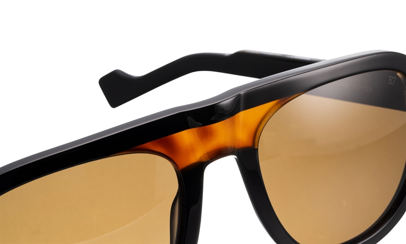 ENTOURAGE OF 7 SKIRBALL Solbrille (Form: Pilot - Farve: Sort)